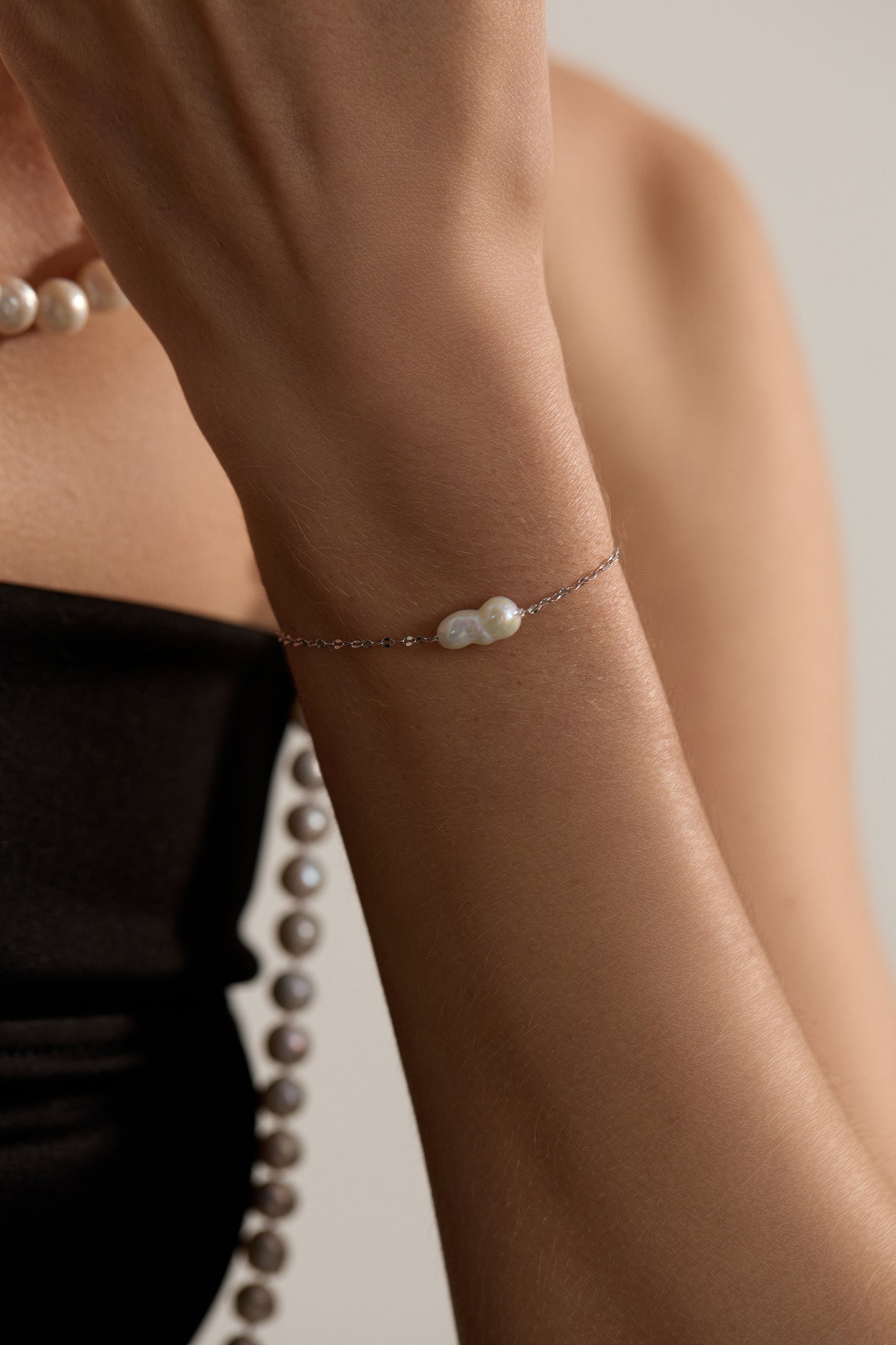 Barockperle an Silberarmband